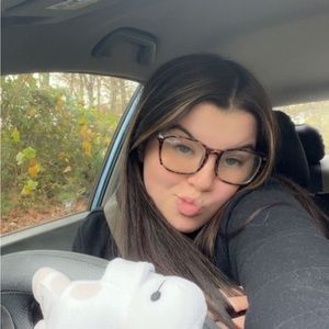 Meet your Posher, Natalie